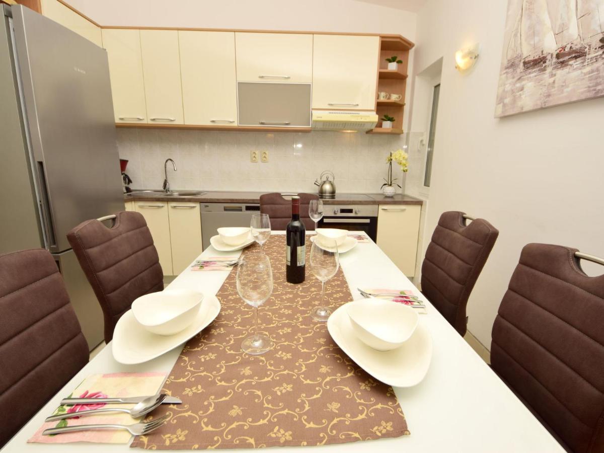 Apartment Mornar-2 By Interhome Trogir Bagian luar foto