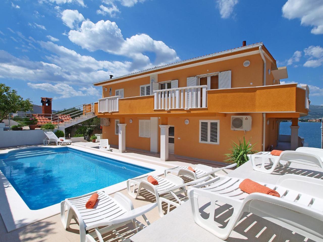 Apartment Mornar-2 By Interhome Trogir Bagian luar foto
